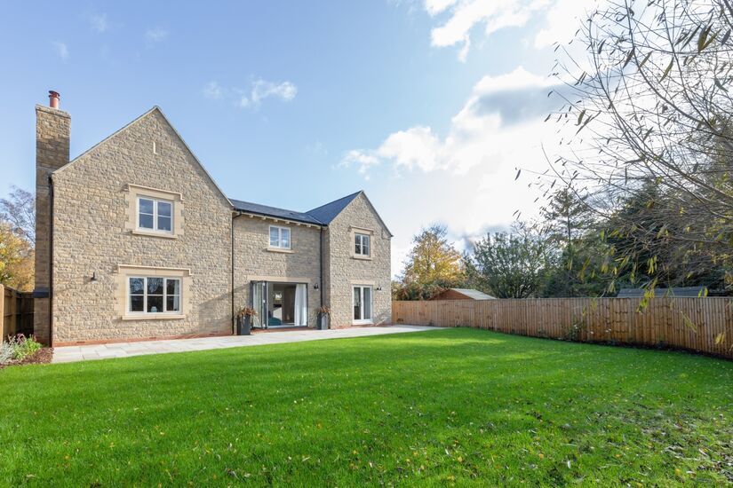 97 Green Road 2 22