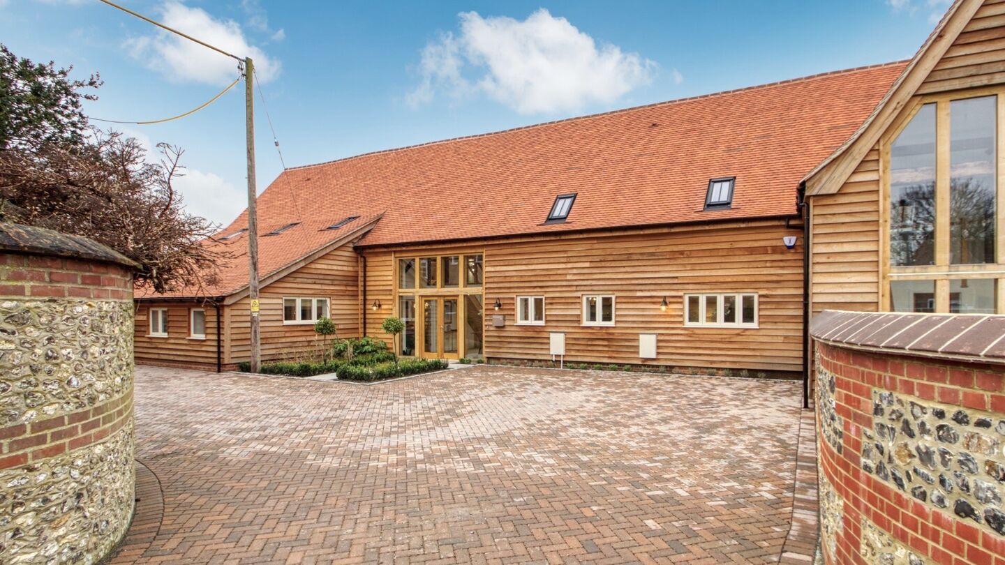 Berrick Barn, Watcombe Manor